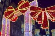 Buena parte de la iluminación navideña no tiene nada que ver con lo que se celebra. En la imagen, algunas de las luces de este año en la ciudad de Vigo.