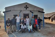 Gabriel Rodríguez, que cuenta su experiencia, junto a otros jóvenes misioneros en Mozambique. Foto: Misiones de Canarias.
