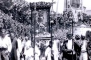 Rogativa de lluvias a la Virgen de las Angustias de Los Llanos de Aridane (La Palma, Islas Canarias), en una imagen de los años 30.