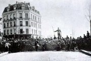 Barricada del Boulevard Puebla durante la Comuna de París.