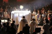 "Al comulgar. La Eucaristía en la vida cristiana" se convierte en una guía muy completa sobre este importante sacramento.