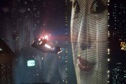 Una parte de la 'fantaciencia' presenta una visión del futuro pesimista en la que Dios no cabe. En la imagen, una icónica escena de paisaje urbano en 'Blade Runner' (1982) de Ridley Scott.