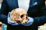 Cuando los arqueólogos y paleontólogos encuentran restos humanos, no hay género que valga: corresponden a hombres o a mujeres y nada más. Foto (contextual): Trnava University / Unsplash.