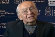 Gustavo Gutiérrez, en 2013, al recibir el título de Doctor Honoris Causa por la Universidad Católica de Córdoba.