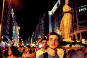 El próximo sábado, cientos de jóvenes rezarán el rosario en las calles de Madrid por la juventud de España.