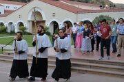 Via Crucis en el Thomas Aquinas College de California, que inspiró a Derrick en 1977