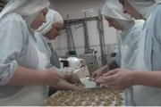 Las ex religiosas de Belorado preparando dulces