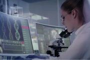 Una investigadora en el campo de la genética y medicina génica
