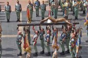 Legionarios con el Cristo de la Buena Muerte.
