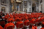 El número de cardenales electores viola claramente lo dispuesto por la constitución Universi Dominici Gregis.