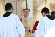 El cardenal Pietro Parolin, secretario de Estado, presidió una misa con decenas de miles de personas llegadas para el Jubileo de los Adolescentes, la canonización de Carlo Acutis y el funeral de Francisco.