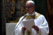 León XIV, durante su primera homilía como Papa, en la Capilla Sixtina.