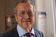 Francisco González de Posada tiene 9 doctorados, ha sido rector de Universidad, presidente de Cáritas y escribe de la fe