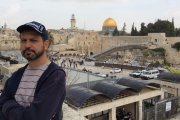 El periodista Jesús García, de Gospa Arts, junto al Muro de las Lamentaciones en Jerusalén