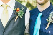 Una pareja de homosexuales.