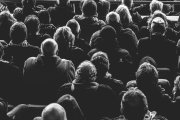 Hay formas muy sutiles de ingeniería social que mantienen a todo el mundo mirando hacia un único lugar con la convicción de que lo han decidido libremente.
