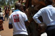 Un trabajador de Cáritas Bunia en 2022, la diócesis congoleña mantiene una gran actividad caritativa en medio de la violencia