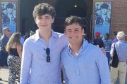 Alberto y Javi, hermanos, de la parroquia de la Asunción de Griñón, al Jubileo con muletas y lo que haga falta