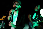 Andrés Ferrera, de Honduras, canta Jesucristo Salvador, mejor canción católica de rock de 2024 según Catholic Music Awards