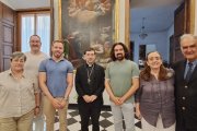 El cardenal Cobo, arzobispo de Madrid, recibe a integrantes de Crismhom, acrónimo de Cristianas y Cristianos de Madrid Homosexuales LGTBI+H.