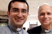 El sacerdote peruano Edgar Rimaycuna con Francis Prevost, antes de convertirse uno en Pontífice y el otro en secretario papal