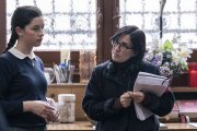 La joven actriz novel Blanca Soroa, con la directora Alauda Ruiz de Azúa, en la magnífica película Los Domingos