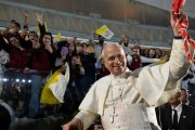 El Papa, en el encuentro con los jóvenes en Bkerké, donde vivió un ambiente festivo ante  miles de personas.