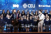 Los niños del CEU Sanchinarro y los Hermanos Martínez presentan el villancico de Cáritas de diciembre 2025