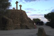 Cerro de las Tres Cruces en el Parque Güell en Barcelona, donde finaliza el Via Crucis de Comunión y Liberación