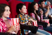 Invitó a ver “películas que no solo entretengan, sino que provoquen preguntas, que tengan conflicto moral, decisiones difíciles en las que se plantea el sentido de la vida”.