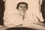 Marta Robin, postrada en su cama