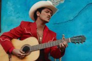 El cantante Bruno Mars regresa a los escenarios tras una década ausente