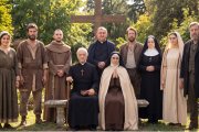 Diez santos españoles para la visita de León XIV: San Isidro y su esposa María, Pascual Baylon, Anchieta sentado, el obispo González, Santa Teresa, Betancur, Santa Soledad, Santa Eulalia, Gaudí