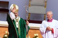 León XIV se despidió de los jóvenes en Roma convocándoles a Seúl dentro de dos años.