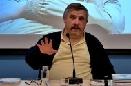 Juan Pérez-Foncea, durante una reciente charla sobre los temas que aborda en sus libros.