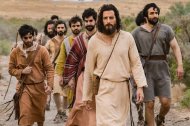 En primer término, Jonathan Roumie, Jesús en 'The Chosen', que se encuentra ya en la cuarta temporada.