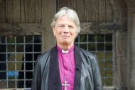 Cherry Vann, desde 2025 es la primera arzobispesa de las Islas Británicas, también es una declarada lesbiana con pareja y activista LGTB