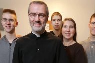 Chori Seraiah, casado, padre de 5 hijos, sacerdote católico en el Ordinariato de la Cátedra de Pedro en EEUU, antiguo episcopaliano; foto de 2017
