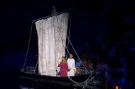 Una barca trae a María Magdalena y José de Arimatea a las costas de Provenza... los que conocieron a Cristo