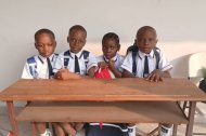 Algunos alumnos del colegio Divino Maestro, en Congo.