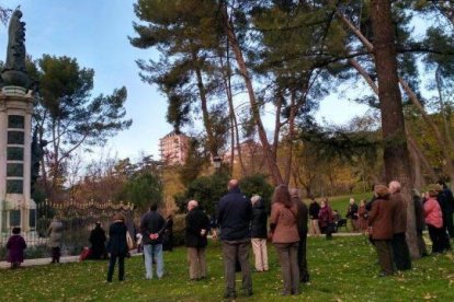 Cada mes, decenas de personas acuden al monumento dedicado a la Virgen María para rezar el rosario que convoca la Campaña Nacional de Oración los primeros sábados de mes a las 17:00 horas.