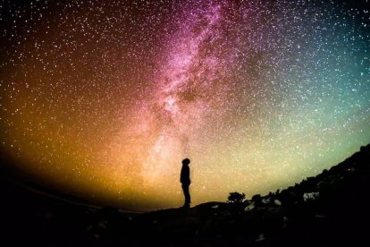 Hemos sido creados para redimir el universo y disfrutar con el Creador por toda la eternidad, es decir, fuera del espacio-tiempo. Foto: Greg Rakozy / Unsplash.