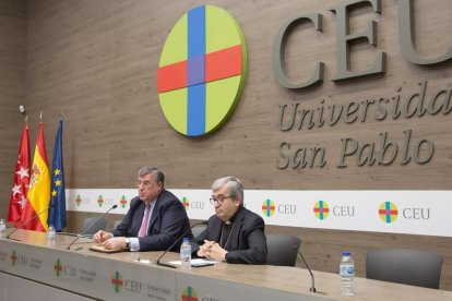 El obispo Luis Argüello, en la Universidad San Pablo CEU.