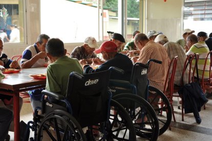 Ancianos en un asilo