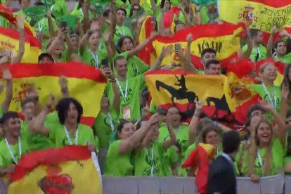 Miles de jóvenes españoles asistieron en la Plaza de San Pedro a un encuentro y una misa que presidió monseñor Argüello.