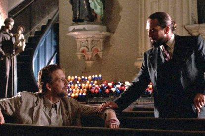 Mickey Rourke y Robert de Niro en 'El corazón del ángel [Angel Heart]', una película de Alan Parker de 1987.