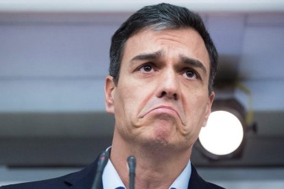 Pedro Sánchez, triste y compungido... pero probablemente no por el mal uso de las preces en misa