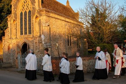 Procesión de Jueves Santo en el santuario de la Virgen de Walsingham en Inglaterra