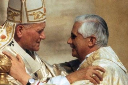 La carta a los obispos sobre la atención pastoral a las personas homosexuales llevaba la firma del cardenal Ratzinger y el respaldo de San Juan Pablo II.