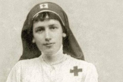 Gabrielle Bossis, con uniforme de la Cruz Roja en 1917.